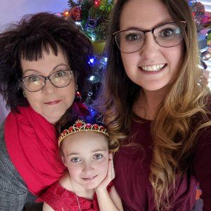 Meet your Posher, Caitlin